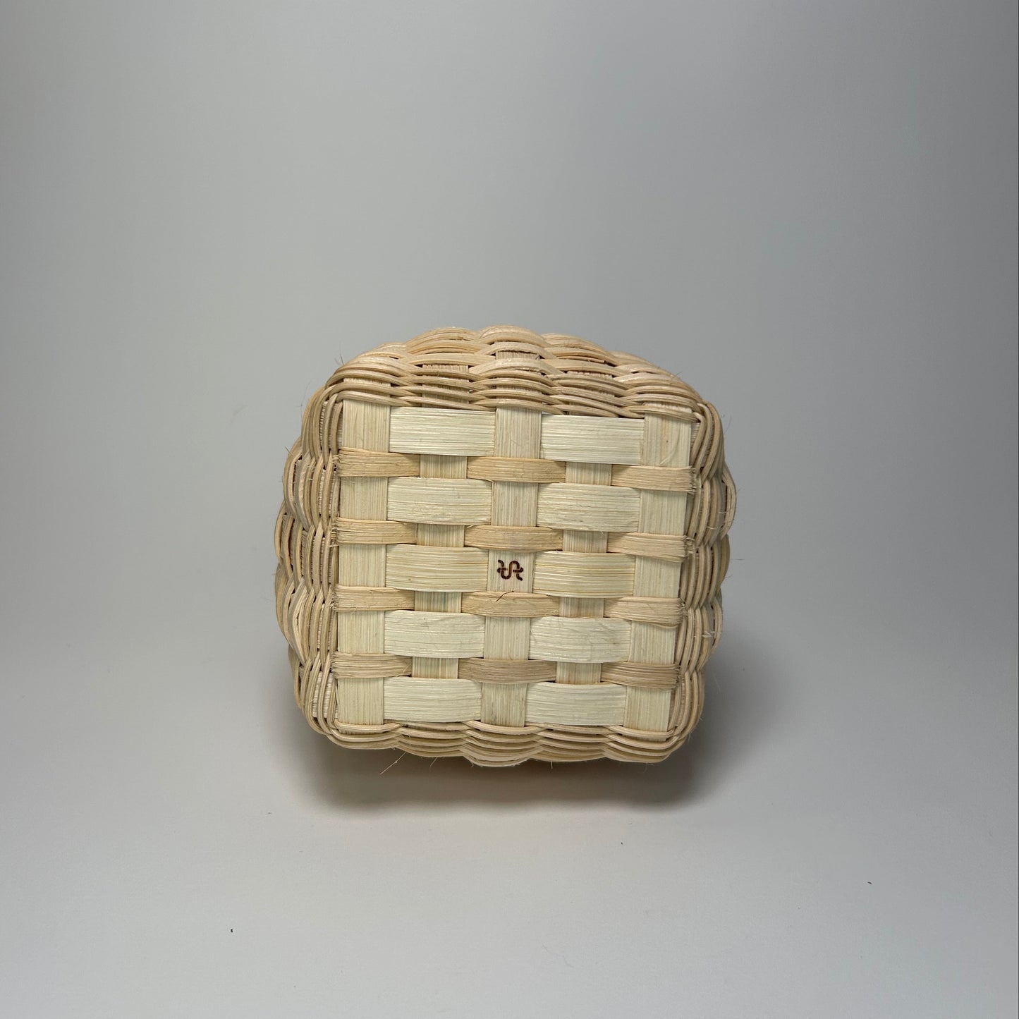 Classic Bookshelf Basket